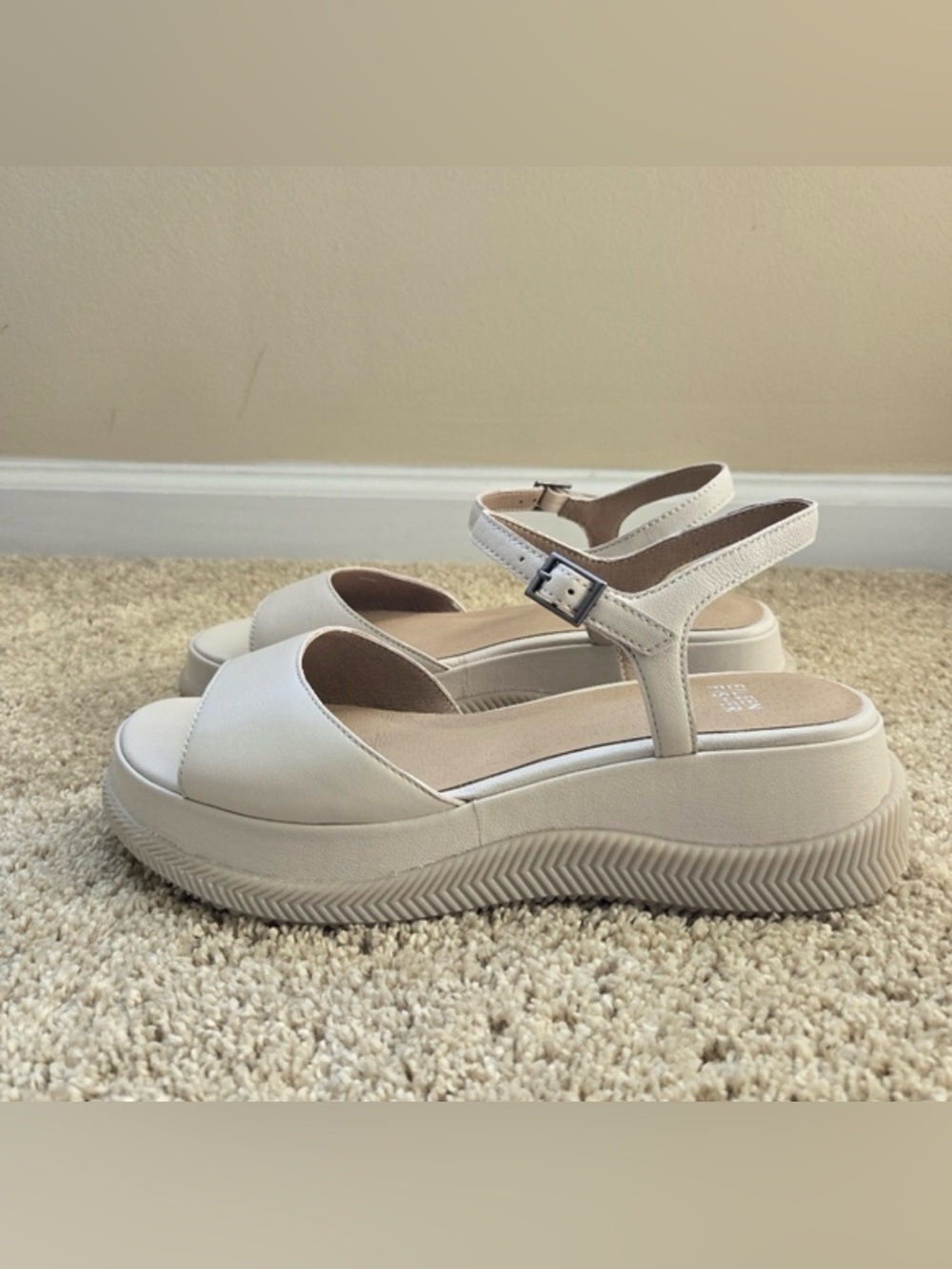 Eileen Fisher Ario Sandal wedge- almond leather-9.5